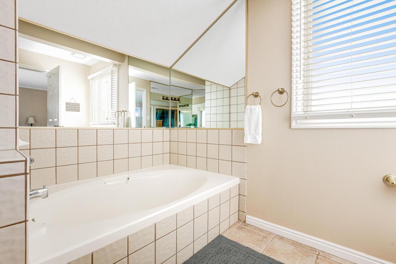 Penthouse At The Village St. George Exteriör bild